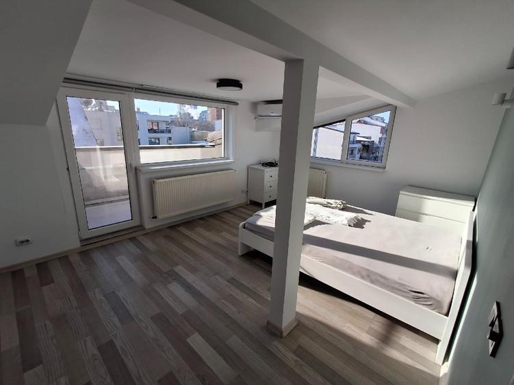 Apartament cu 3 camere semidecomandat în Floreasca