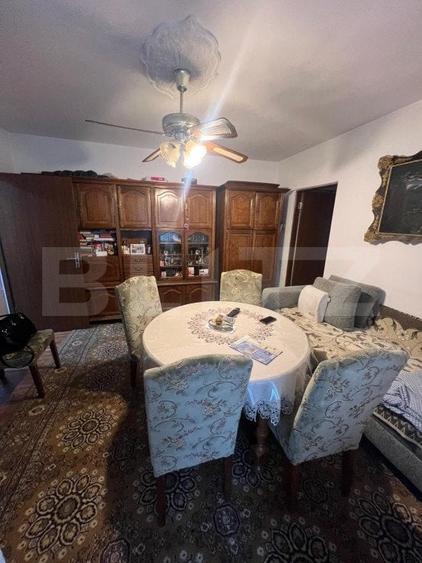 Apartament cu 3 camere semidecomandat, mobilat în Independenței — fotografia 1