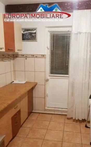 Apartament cu 2 camere decomandat în C5