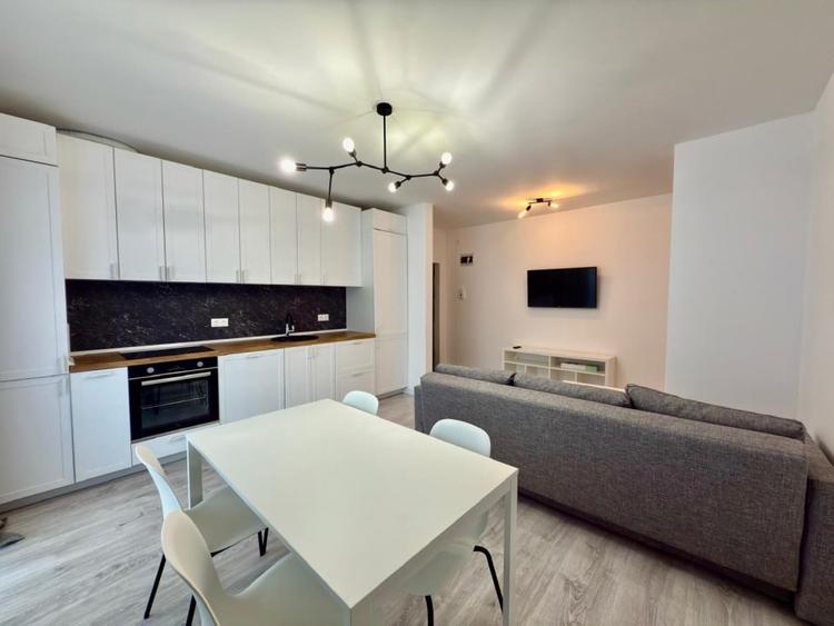 Apartament cu 3 camere decomandat, mobilat în Mihai Viteazul