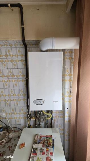 Apartament cu 4 camere decomandat în Calea București
