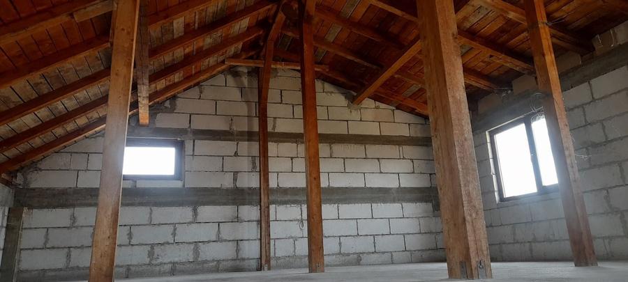 Casă cu 2 camere în Văcărești