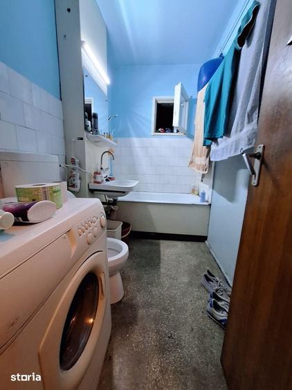 Apartament cu 3 camere decomandat în Astra