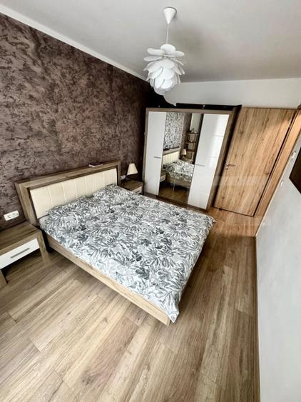Apartament cu 2 camere decomandat, mobilat în Tractorul