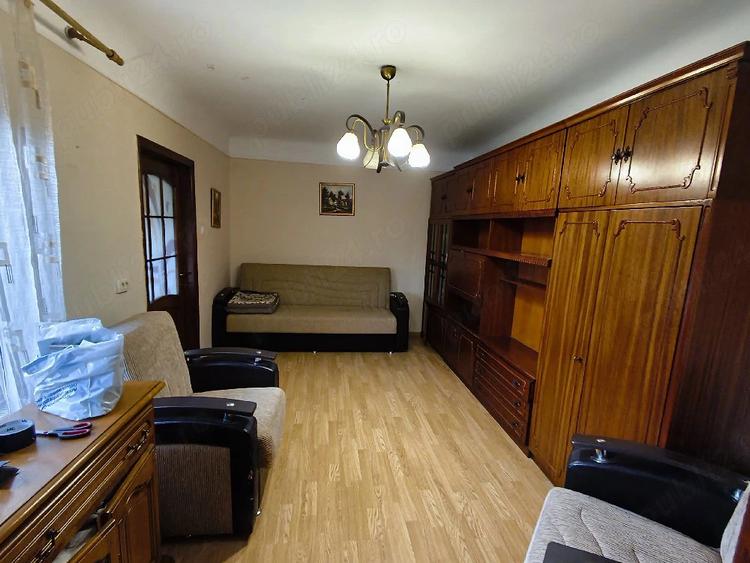 Casă cu 2 camere cu Teren 200 Mp în Central