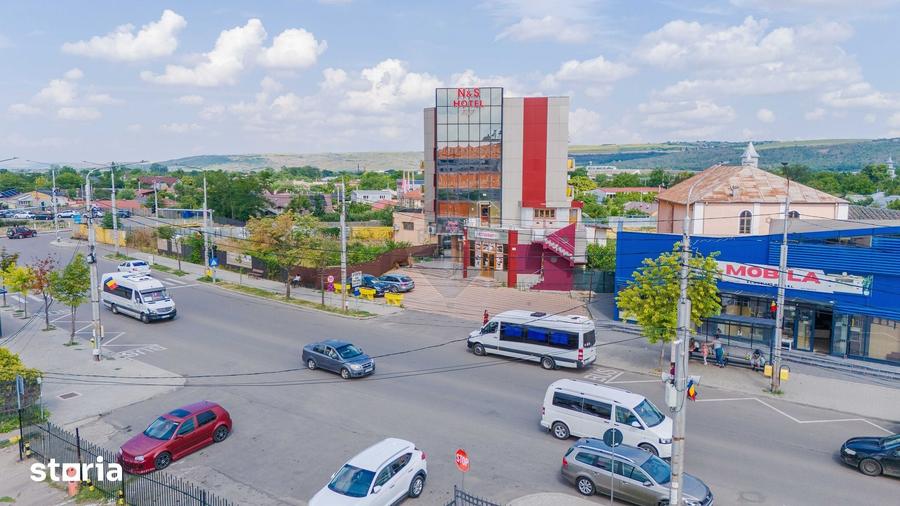 Spațiu comercial, de 1,855 mp, în Central