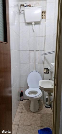 Apartament cu 3 camere decomandat, mobilat în Berceni