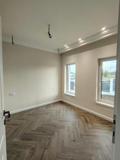 Casă individuală cu 4 camere cu Teren 350 Mp în Miroslava