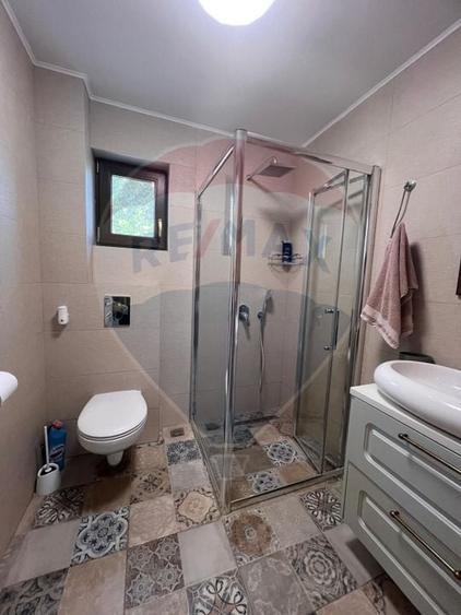 Casă individuală cu 4 camere cu Teren 334 Mp în Bucium