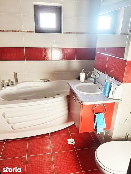 Apartament cu 3 camere decomandat, mobilat în Central