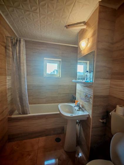 Apartament cu 3 camere decomandat în Republicii