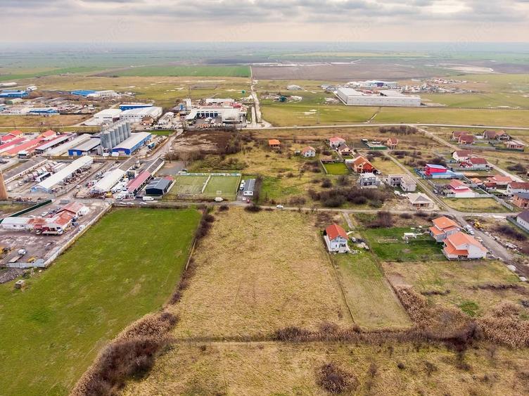 Teren de 8158 mp, în Săcălaz