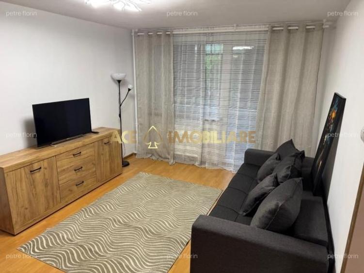Apartament cu 4 camere semidecomandat, mobilat în Mihai Bravu
