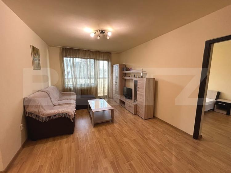 Apartament cu 3 camere semidecomandat, mobilat în Gheorgheni