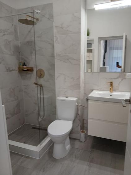 Apartament cu 2 camere semidecomandat în Florești
