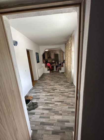 Casă cu 3 camere în Semlac