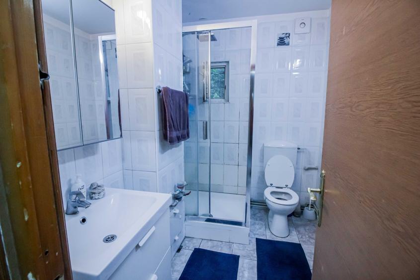 Apartament cu 4 camere decomandat în 9 Mai