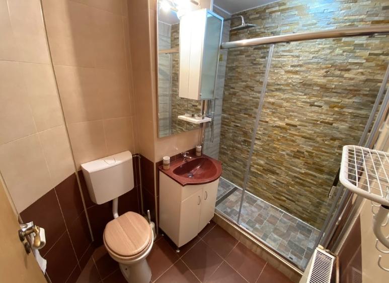 Apartament cu 3 camere decomandat în Telegrafului