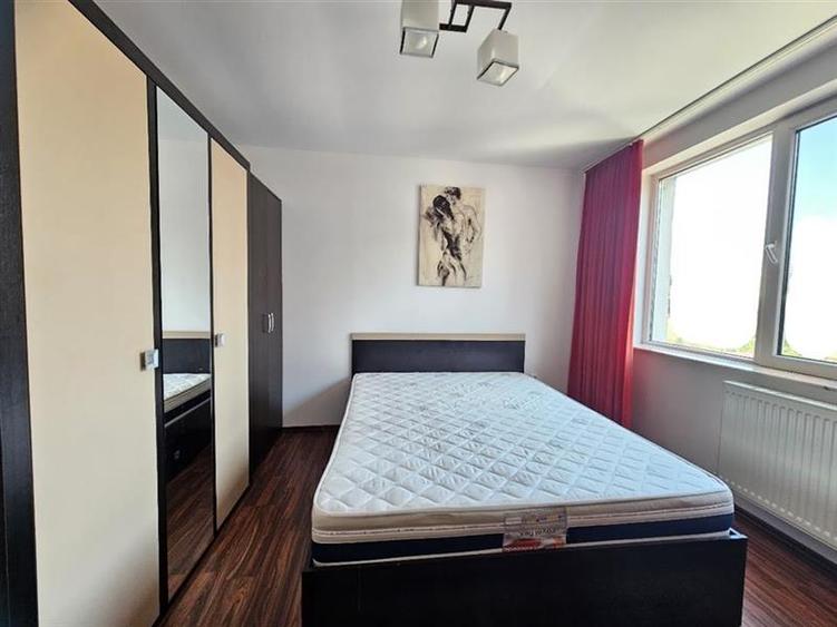 Apartament cu 2 camere decomandat, mobilat în 7 Noiembrie