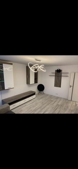 Apartament cu 2 camere decomandat în Rovine