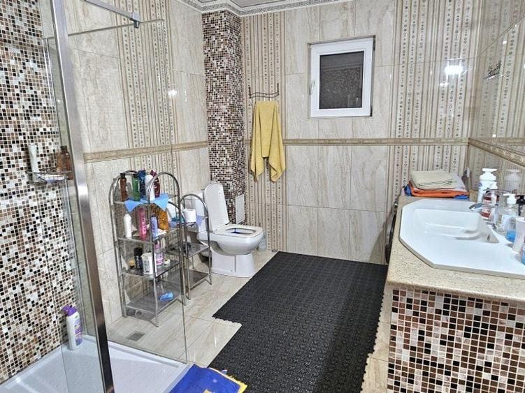 Casă individuală cu 4 camere cu Teren 275 Mp în Glina