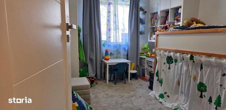 Apartament cu 3 camere decomandat în Tomis III
