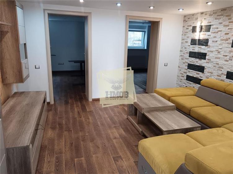 Casă individuală cu 6 camere cu Teren 650 Mp în Exterior Vest