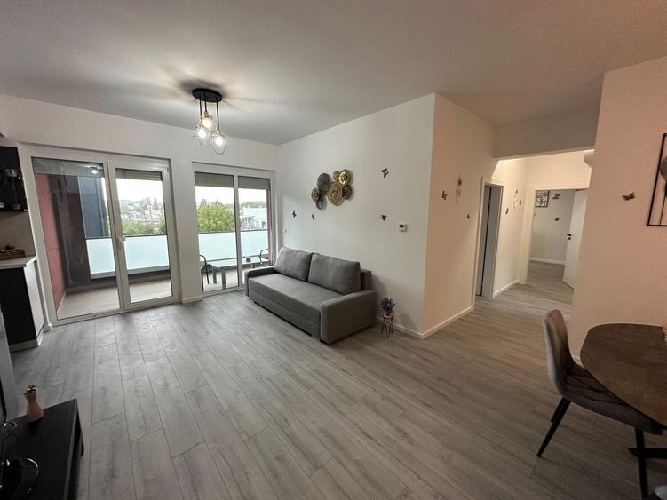 Apartament cu 3 camere decomandat în Aradului