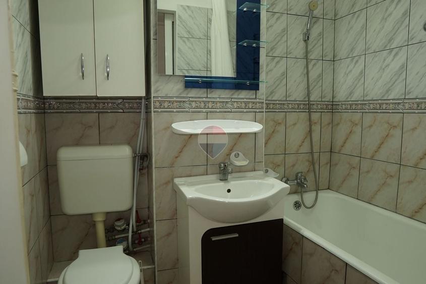 Apartament cu 2 camere decomandat, mobilat în Titan