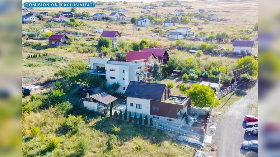 Casă cu 4 camere cu Teren 566 Mp în Câmpenești