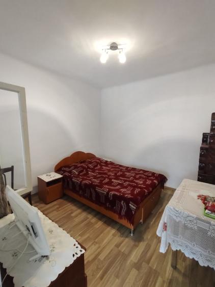 Casă cu 3 camere în Poiana Țapului