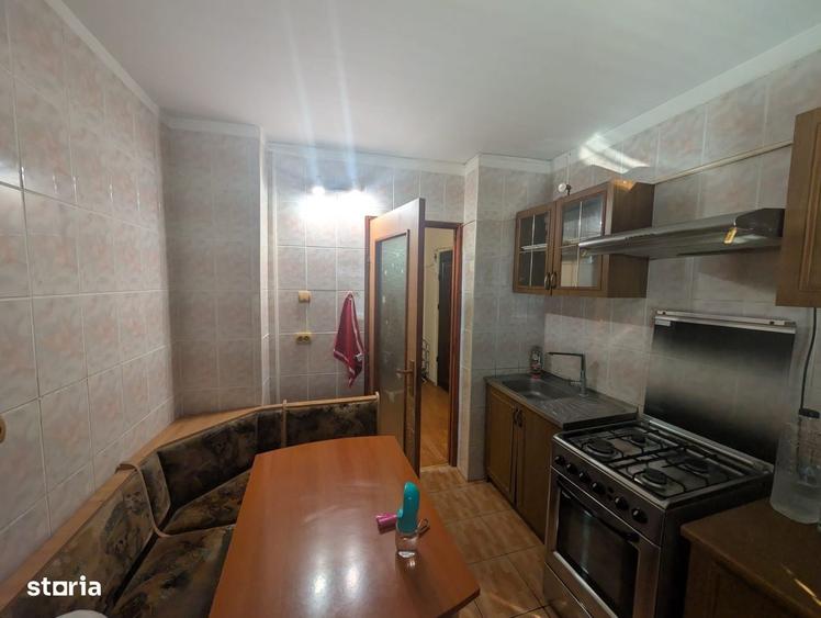 Apartament cu 3 camere decomandat în 9 Mai