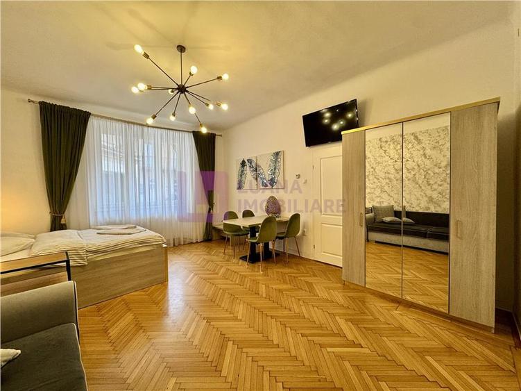 Apartament cu 3 camere semidecomandat, mobilat în Ultracentral