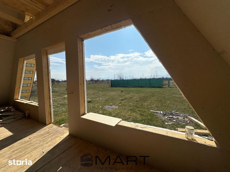 Casă cu 4 camere cu Teren 865 Mp în Sânpetru