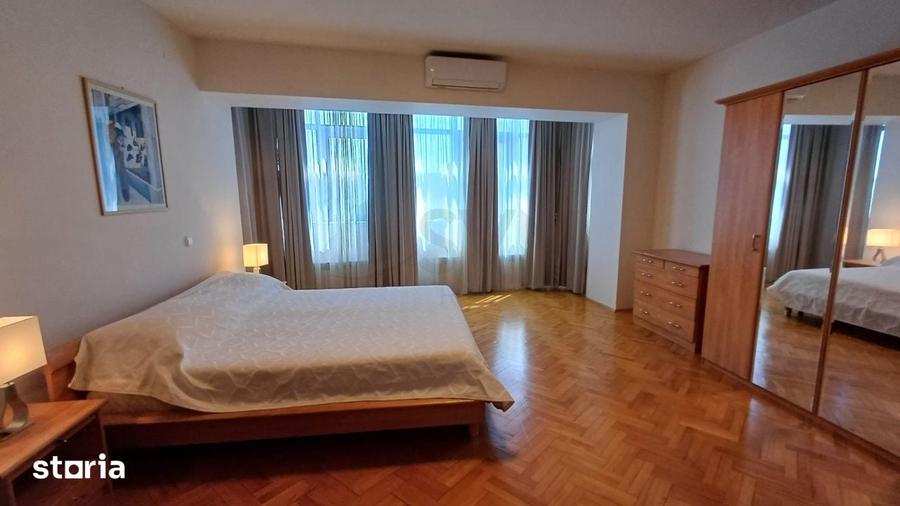 Apartament cu 4 camere în Central
