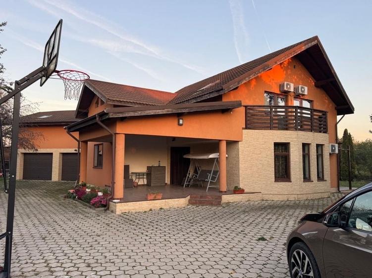 Casă cu 4 camere în Central