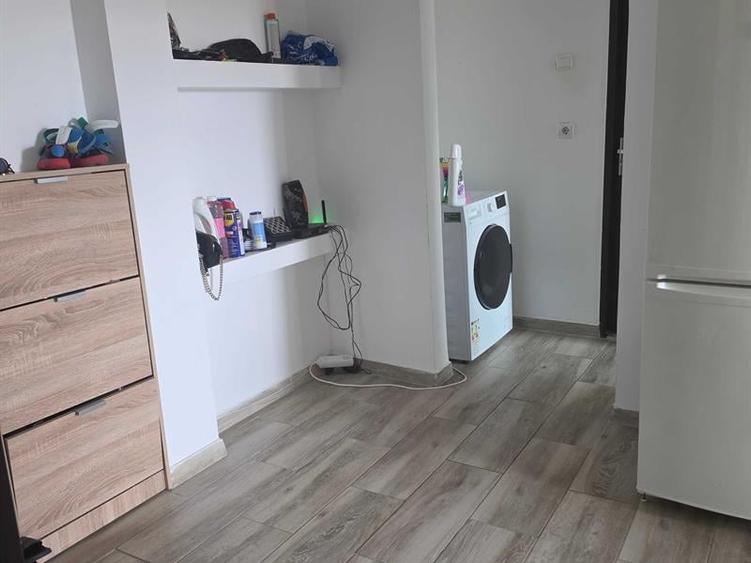 Apartament cu 2 camere decomandat, mobilat în Sărari