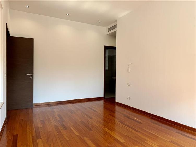 Apartament cu 4 camere decomandat în Dorobanți