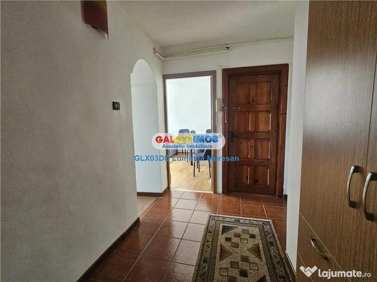 Apartament cu 2 camere decomandat în Micro 12