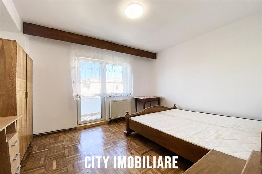 Apartament cu 4 camere decomandat în Semicentral