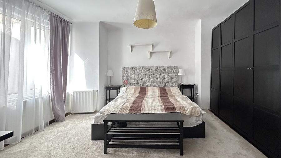 Apartament cu 4 camere decomandat, mobilat în Centrul Istoric