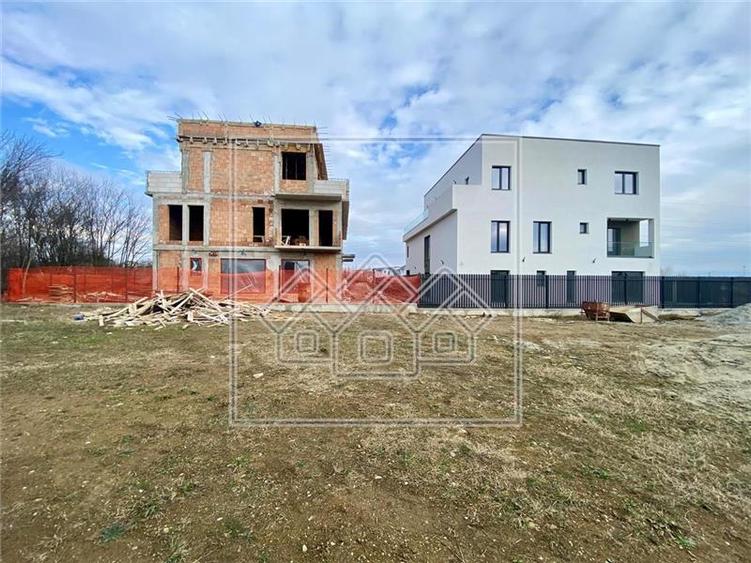 Apartament cu 5 camere decomandat în Arhitecților - Calea Cisnădiei
