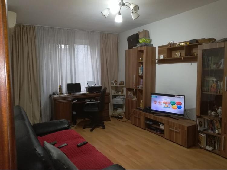 Apartament cu 3 camere decomandat, mobilat în Dristor