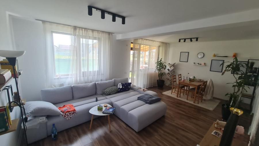 Casă cu 3 camere cu Teren 220 Mp în Berceni