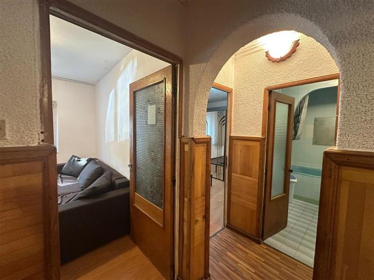 Apartament cu 3 camere decomandat, mobilat în Luncă