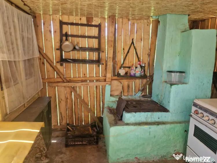 Casă cu 2 camere cu Teren 1150 Mp în Boțești