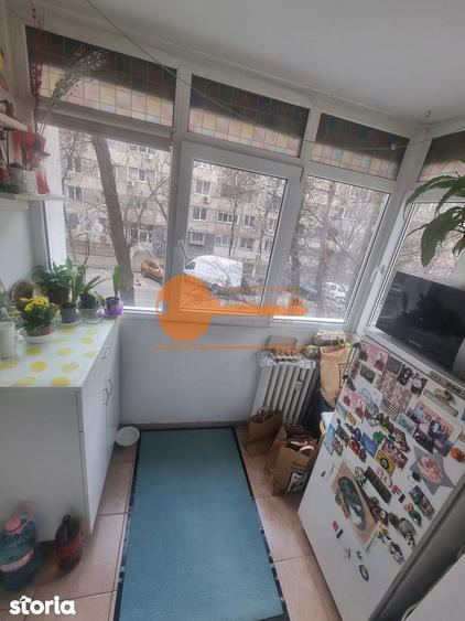 Apartament cu 3 camere decomandat în Crângași