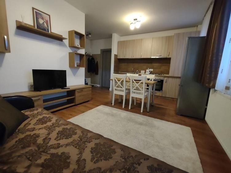 Apartament cu 2 camere semidecomandat în Brâncoveanu