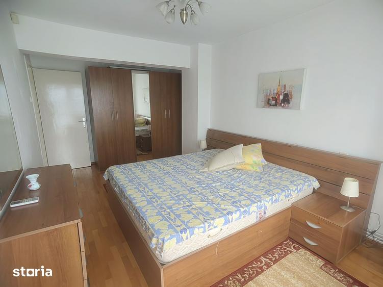 Apartament cu 3 camere în Unirii
