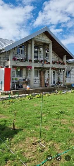 Casă individuală cu 5 camere cu Garaj în Mânăstioara